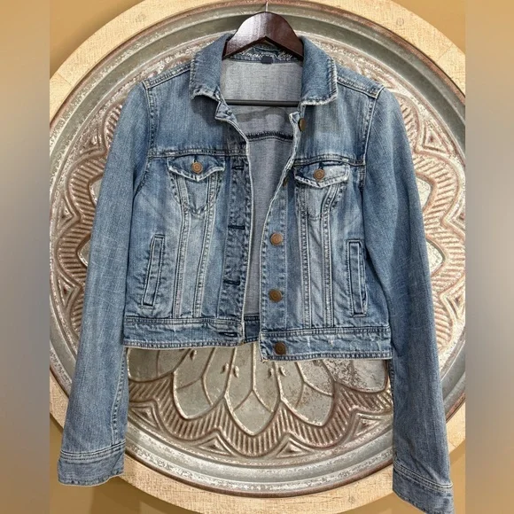 American Eagle Outfitters Medium Wash Denim Jacket - Picture 3 of 5